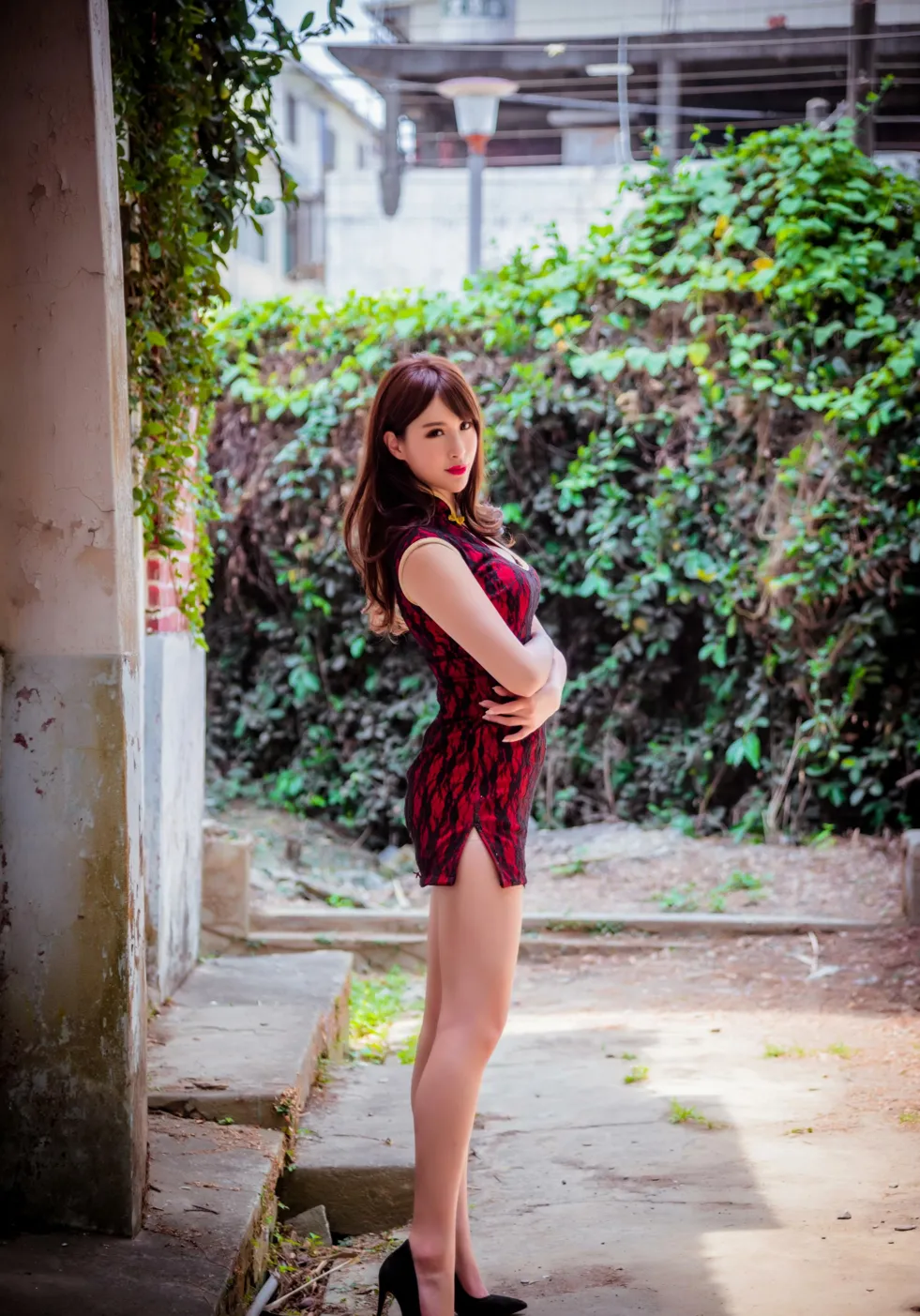 [Mzsock] NO.177 Wu Yuqi Red Flower Short Cheongsam High Heels Beautiful Legs street photography#[105P]-46