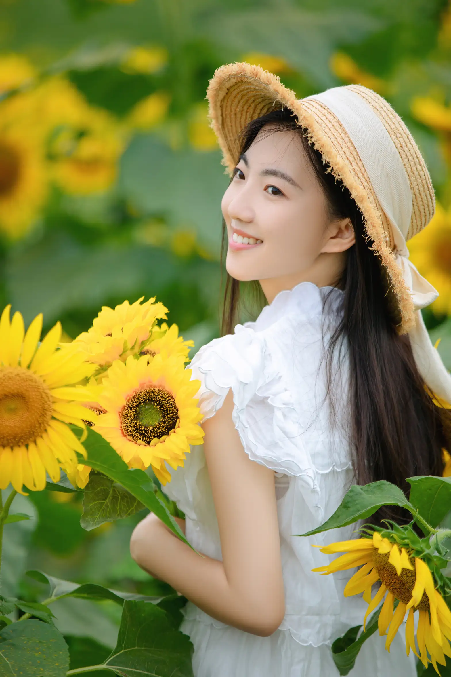 [YITUYU] 2022.08.22 Vol.1766 – Sunflower Girl chestnut#[22P]-9