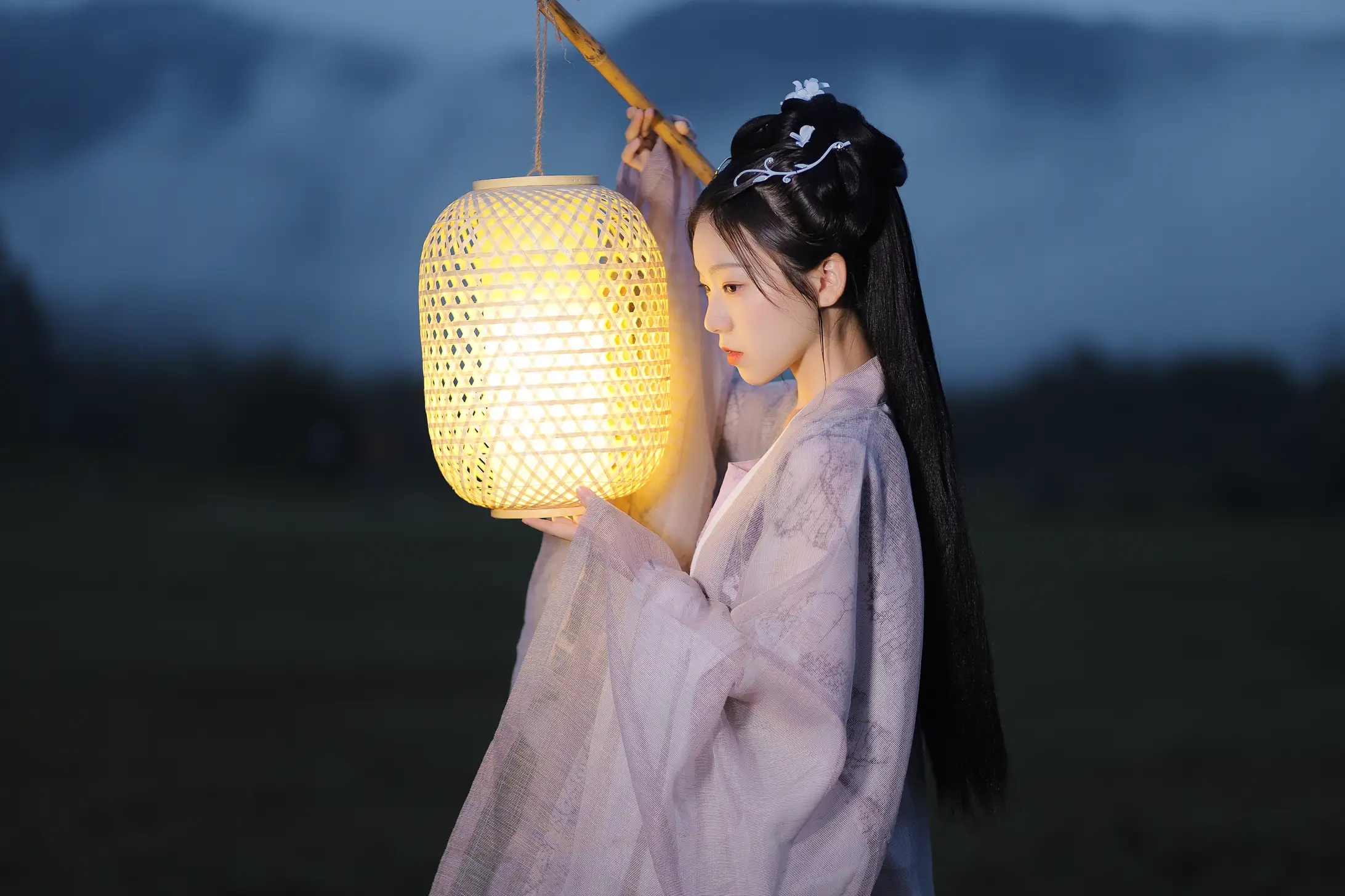 [YITUYU] 2022.02.05 Vol.753 – Hold a lantern to illuminate the rivers and mountains A sweetheart#[22P]-4